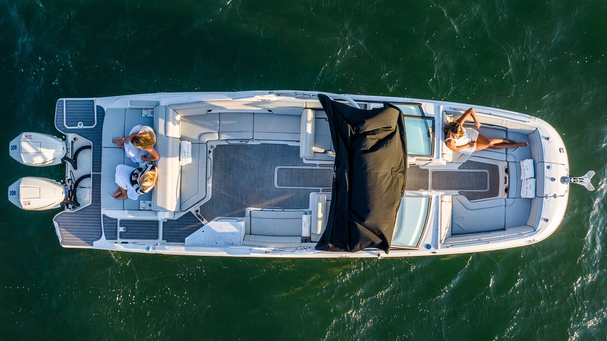 【user_c8ba0daf】28cm SPEED RAY 新品 29' Sea Ray 290 | 2023 Speedboat with Bluetooth Stereo & Swim Platform